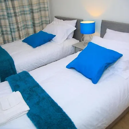 New Cosy 3bd Flat Minutes To Leeds City Centre *